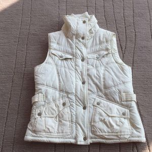 Tahari White Puffers  Size:S.